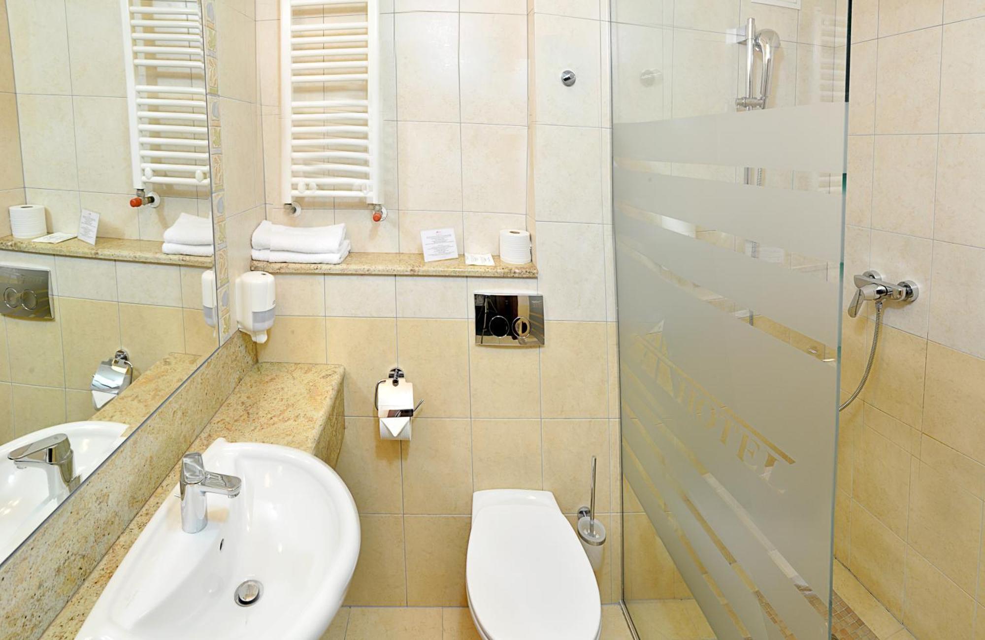 Ahotel Czechowice-Dziedzice Habitación foto