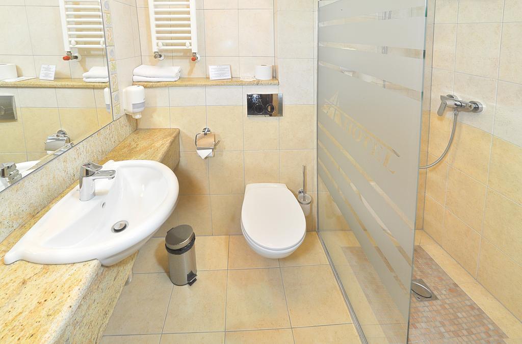 Ahotel Czechowice-Dziedzice Habitación foto