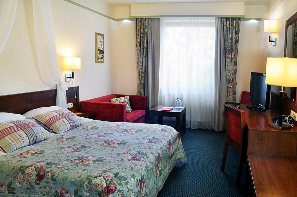 Ahotel Czechowice-Dziedzice Habitación foto