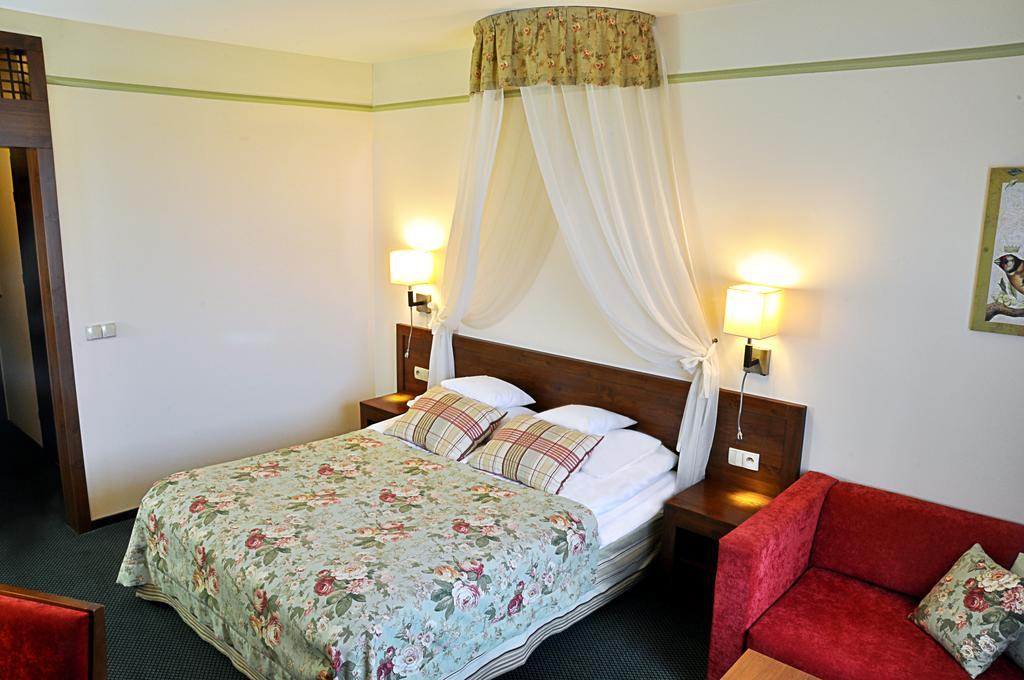 Ahotel Czechowice-Dziedzice Habitación foto